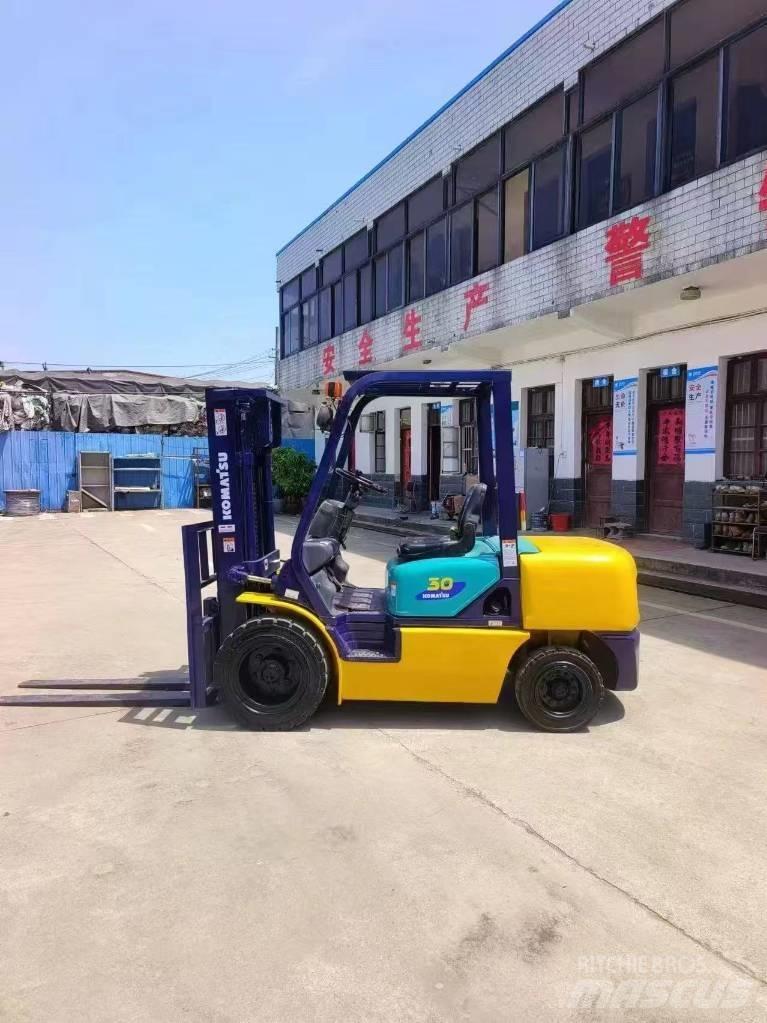 Komatsu FD 30 Дизельные погрузчики