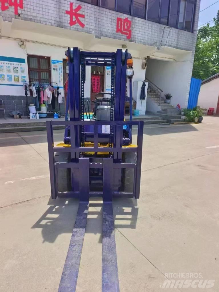 Komatsu FD 30 Дизельные погрузчики