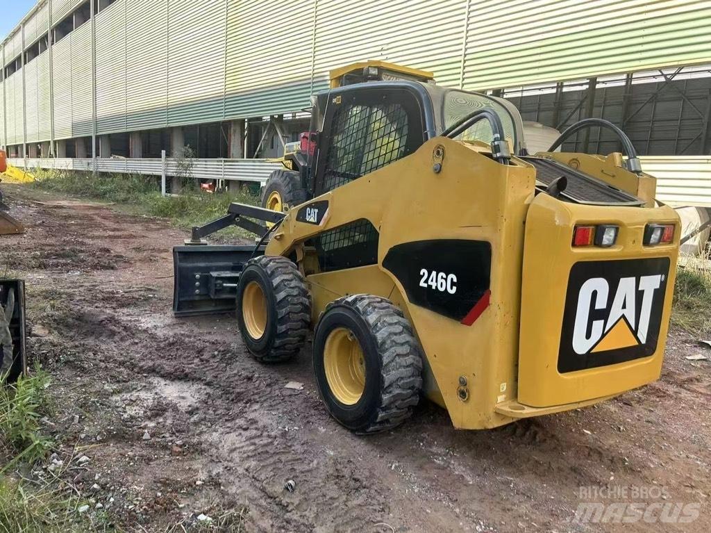 CAT 246 C Мини-погрузчики