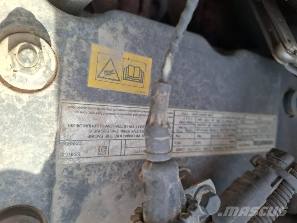 Komatsu PW 148-11 Колёсные экскаваторы