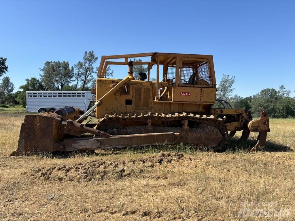 Komatsu D 85-12 Гусеничные бульдозеры