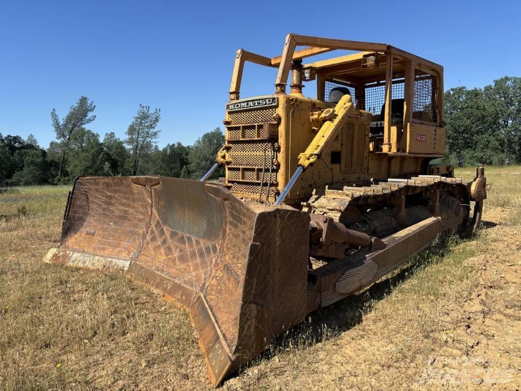 Komatsu D 85-12 Гусеничные бульдозеры