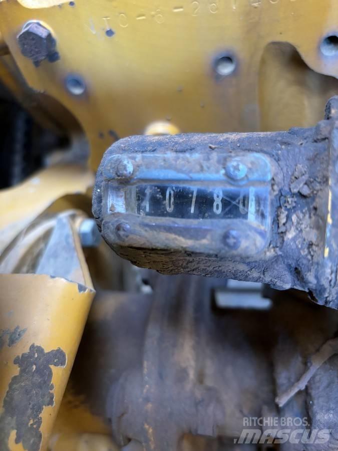 Komatsu D 85-12 Гусеничные бульдозеры