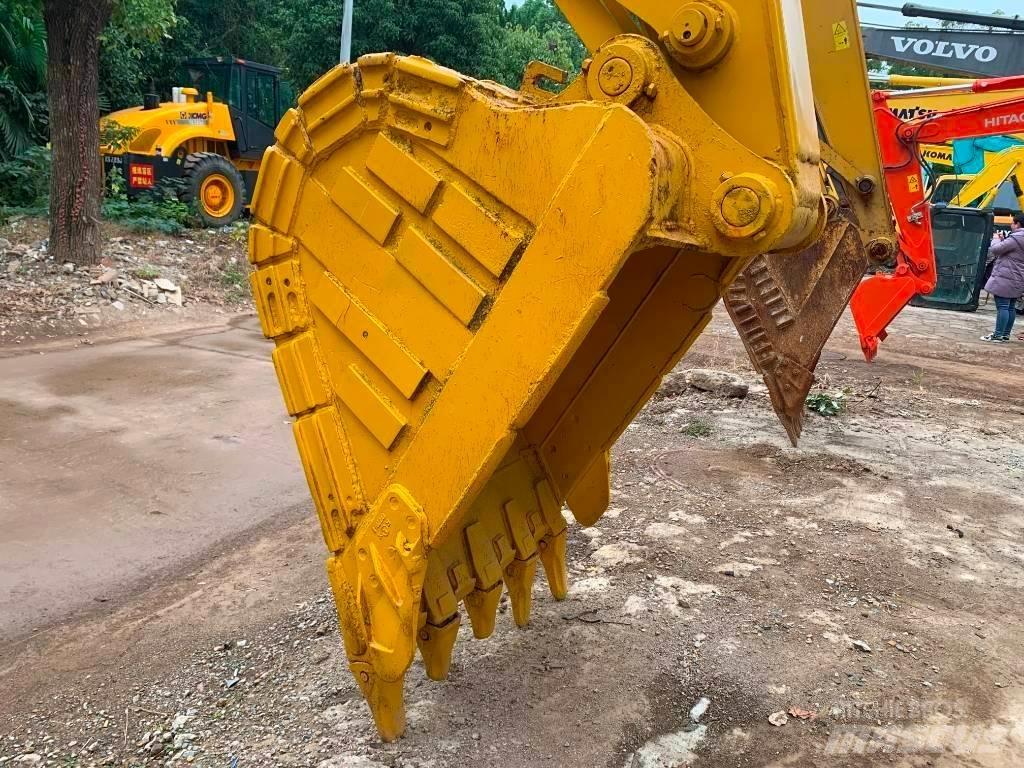 CAT 323 D L Гусеничные экскаваторы