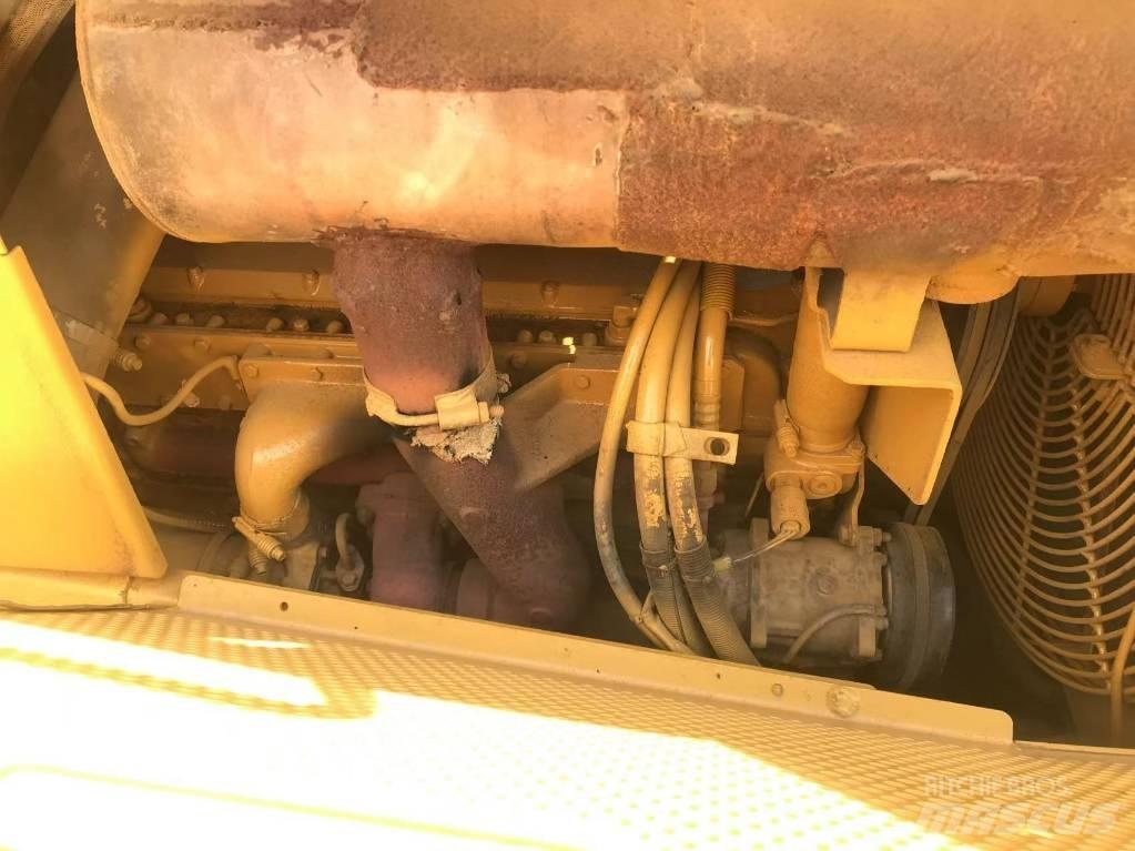 CAT D 6 G Гусеничные бульдозеры