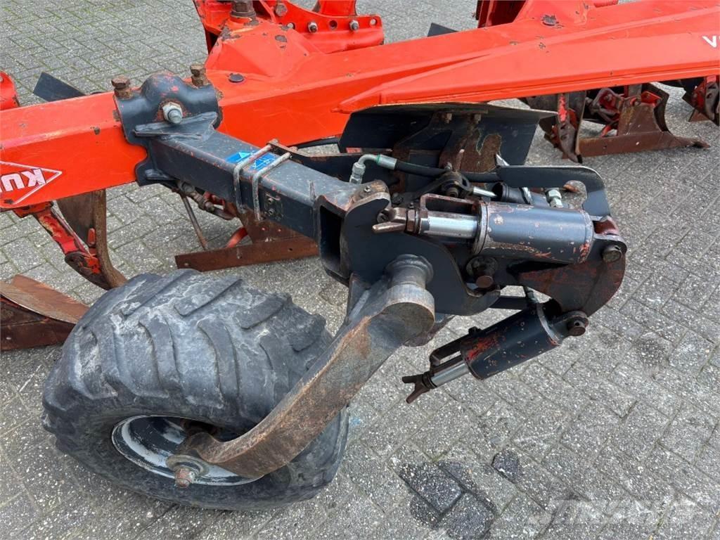 Kuhn VM 1525T Строительные плуги