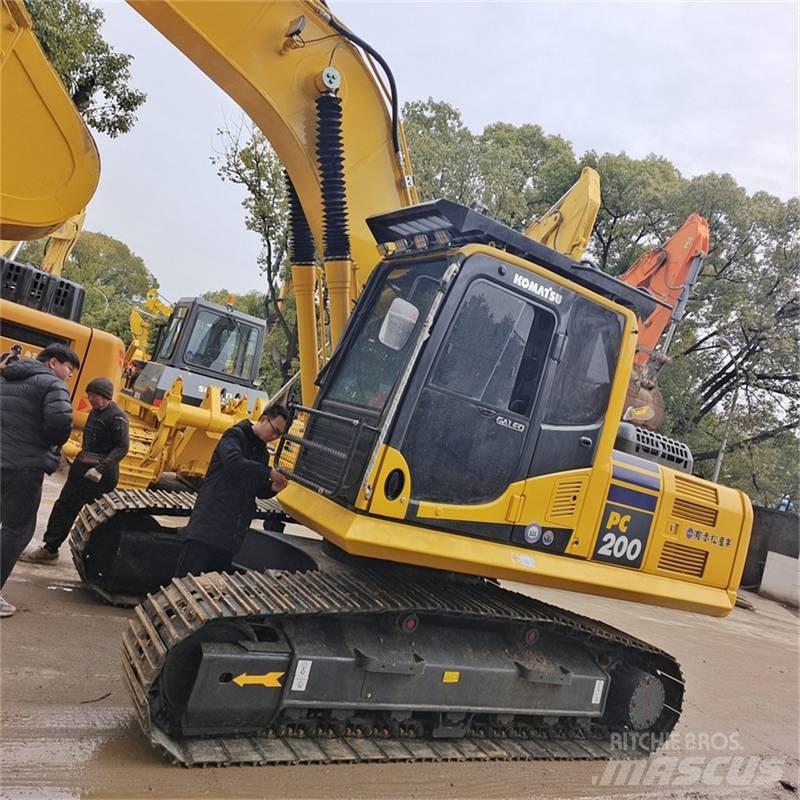 Komatsu PC200-8 Гусеничные экскаваторы