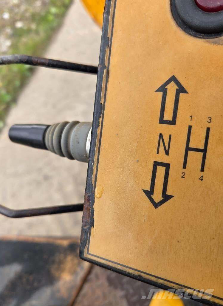 JCB 6 TST Мини-самосвалы