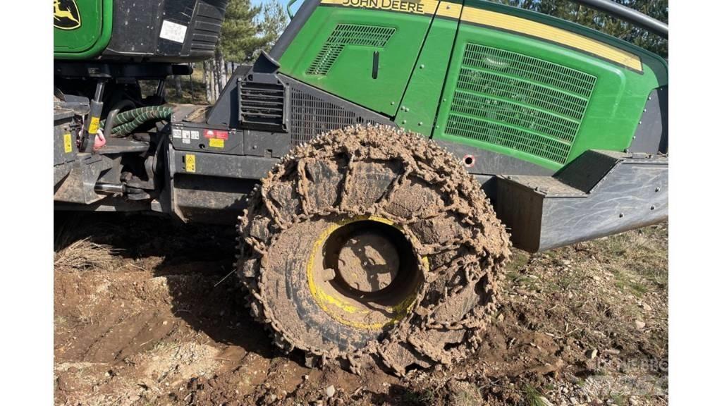 John Deere 1070 G Харвестеры