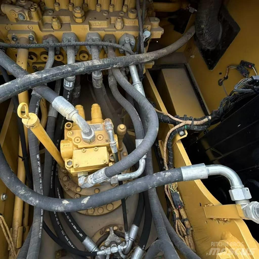 CAT 320 GC Гусеничные экскаваторы
