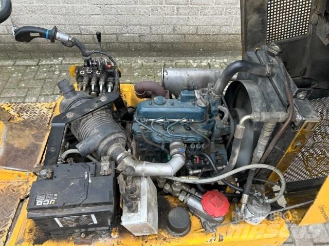 GiANT D 261S Малые погрузчики