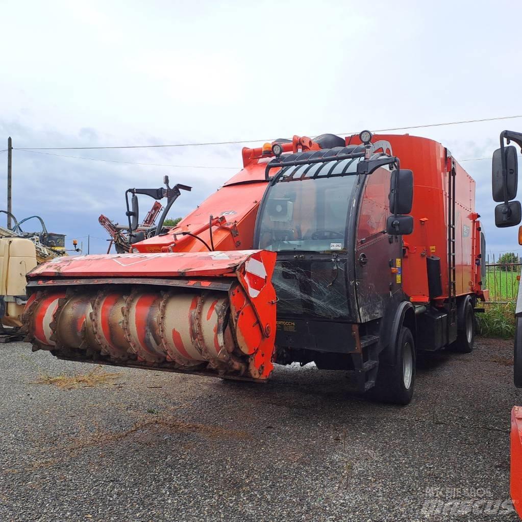 Kuhn SPW 27 Кормораздатчики