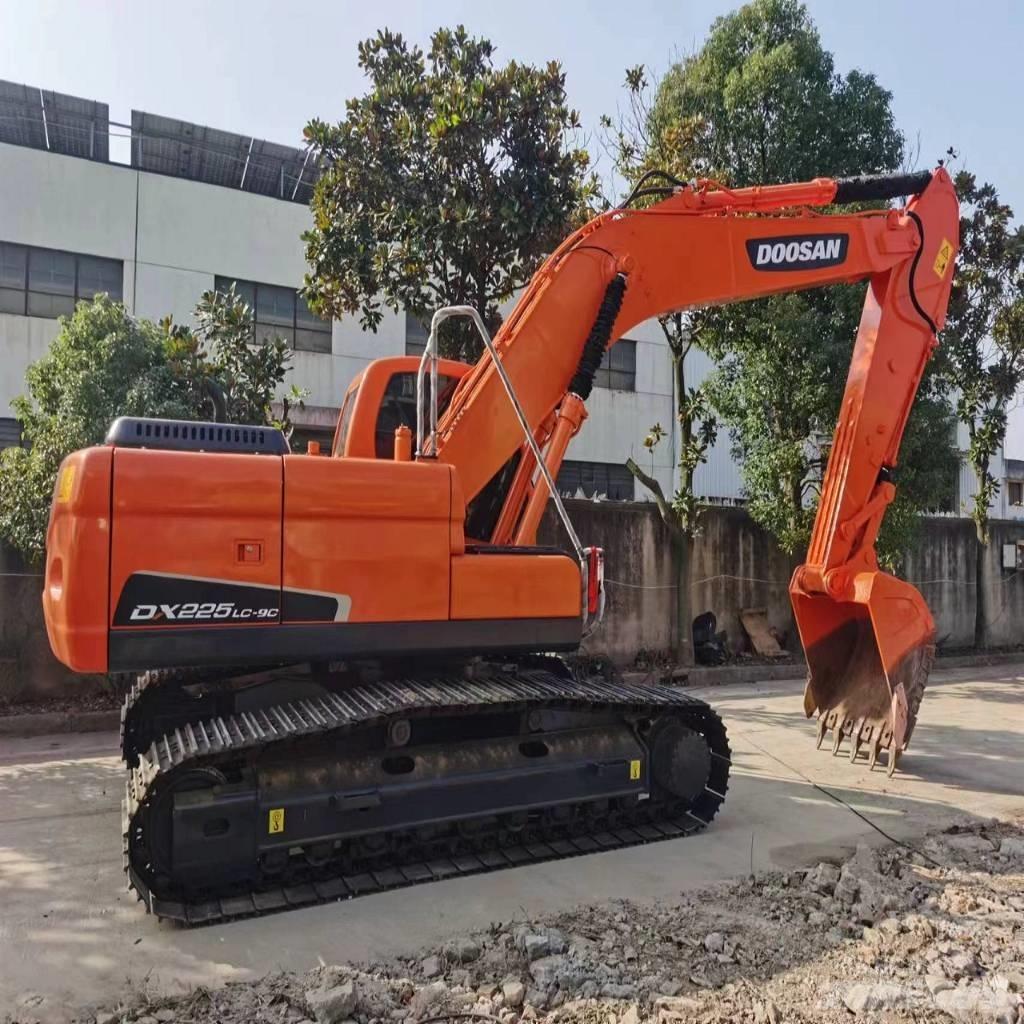 Doosan DX225LC-9C Гусеничные экскаваторы