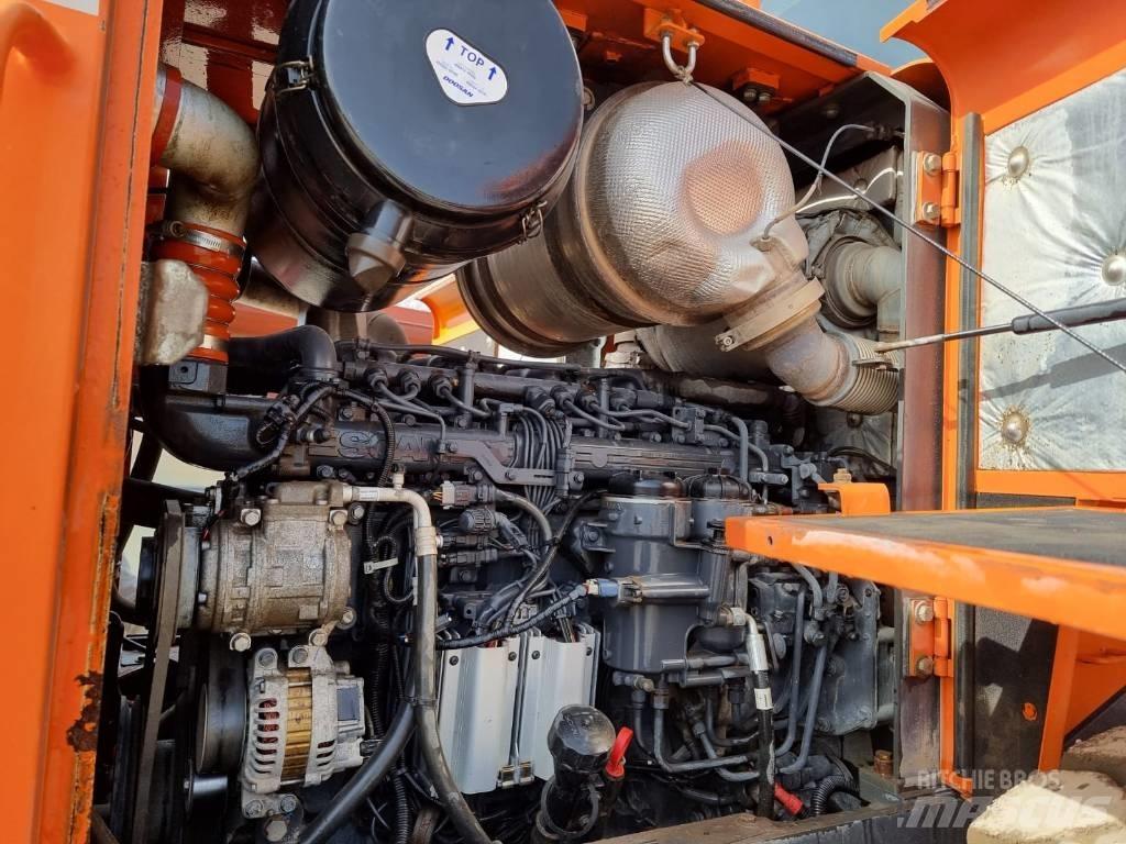Doosan DL 300-5 Фронтальные погрузчики