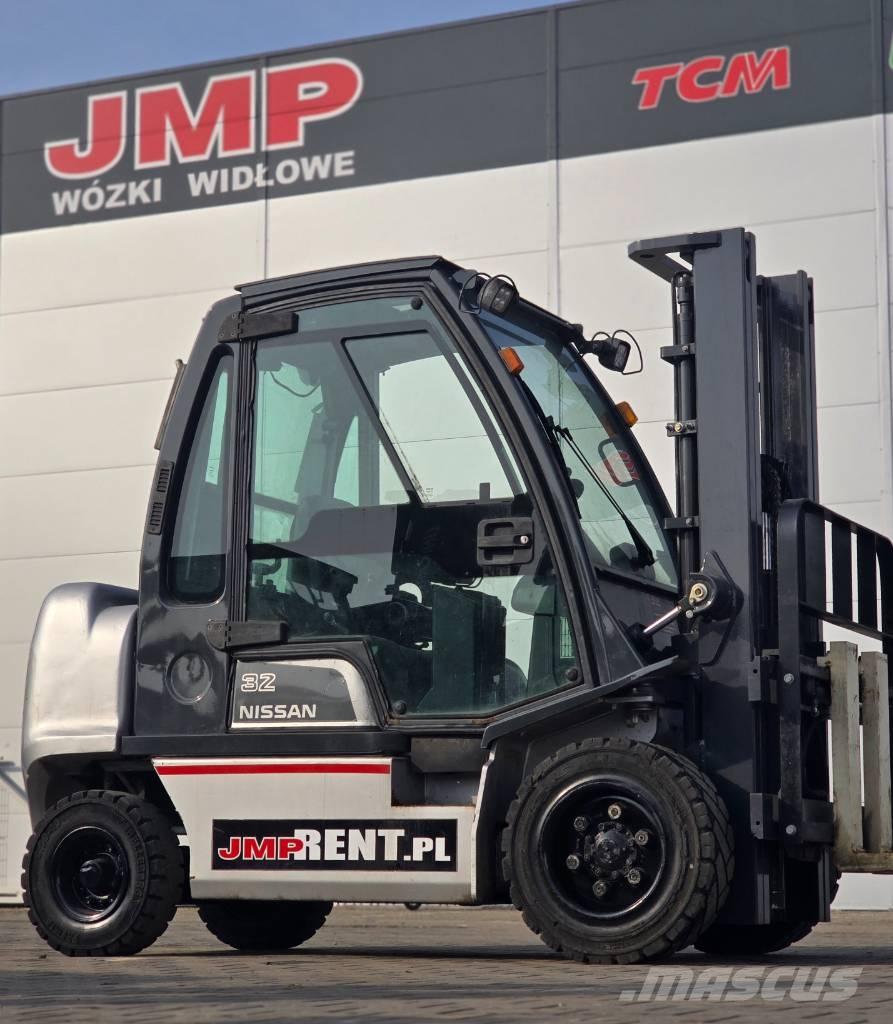 Nissan FGD02 A 32 Q Газовые погрузчики