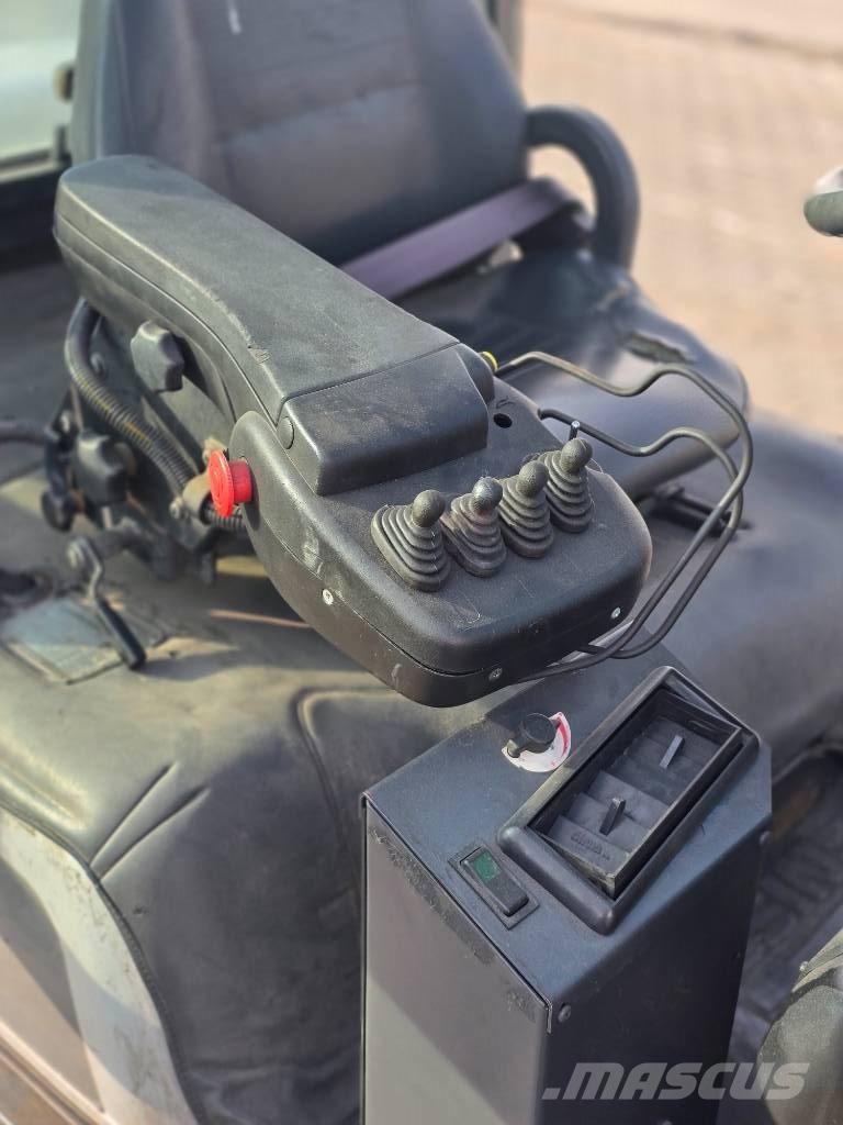 Nissan FGD02 A 32 Q Газовые погрузчики