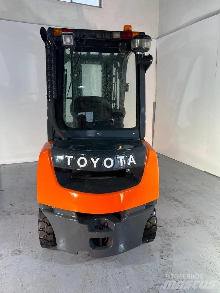 Toyota 02-8 FD F 25 Дизельные погрузчики