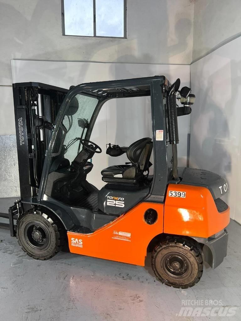 Toyota 02-8 FD F 25 Дизельные погрузчики