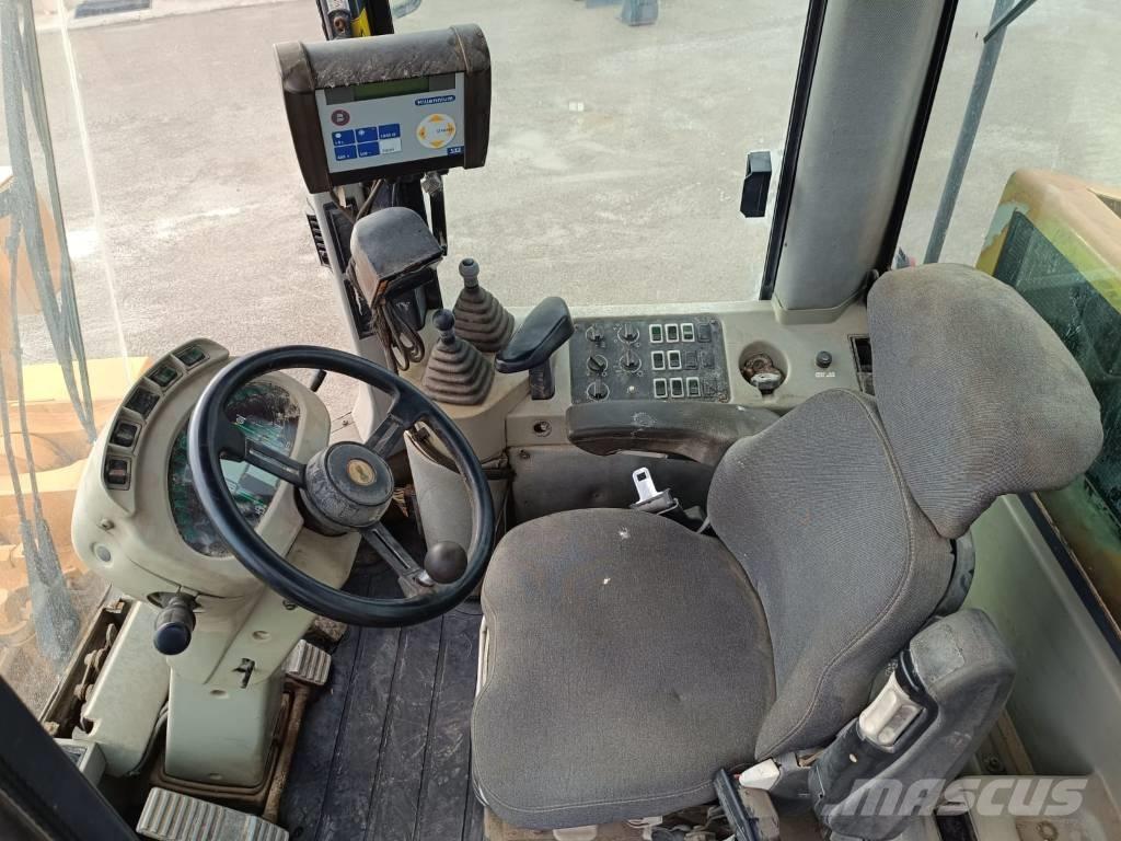 CASE 821C Фронтальные погрузчики