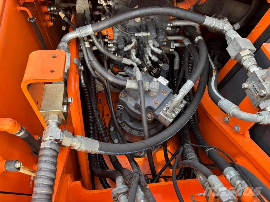 Doosan DX 225 LC Гусеничные экскаваторы