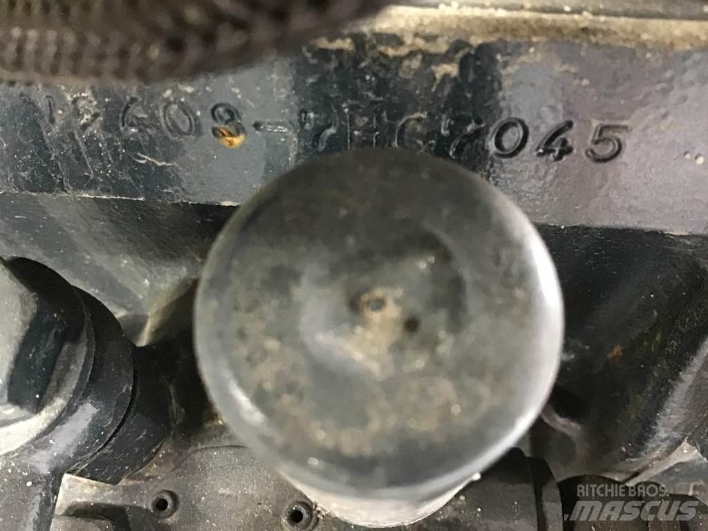 Kubota V2403 NEW Двигатели