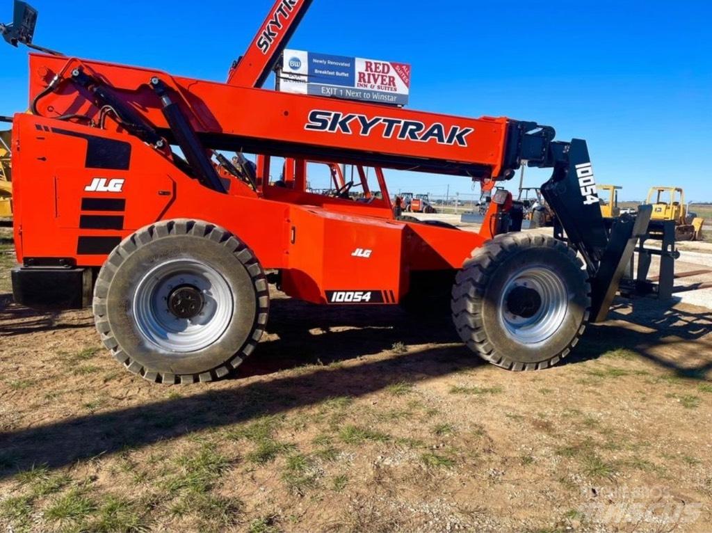 SkyTrak 10054 Телескопические погрузчики