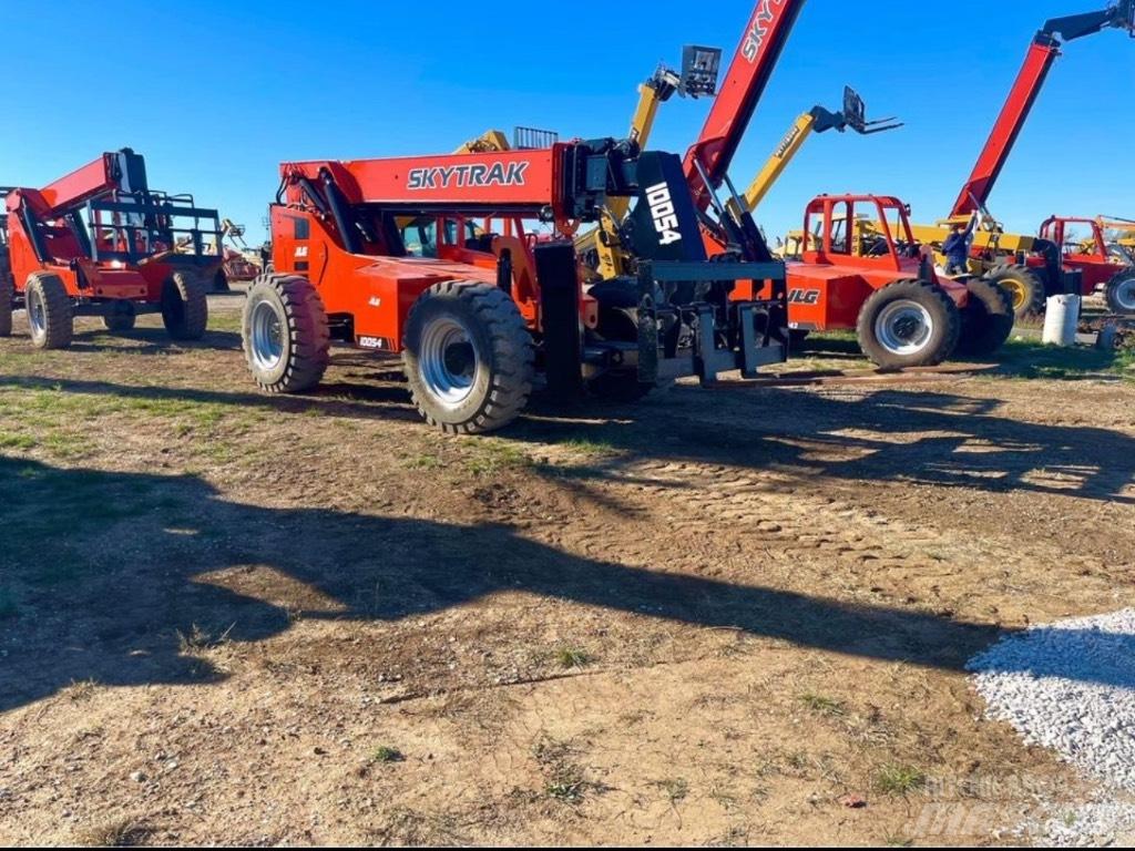 SkyTrak 10054 Телескопические погрузчики