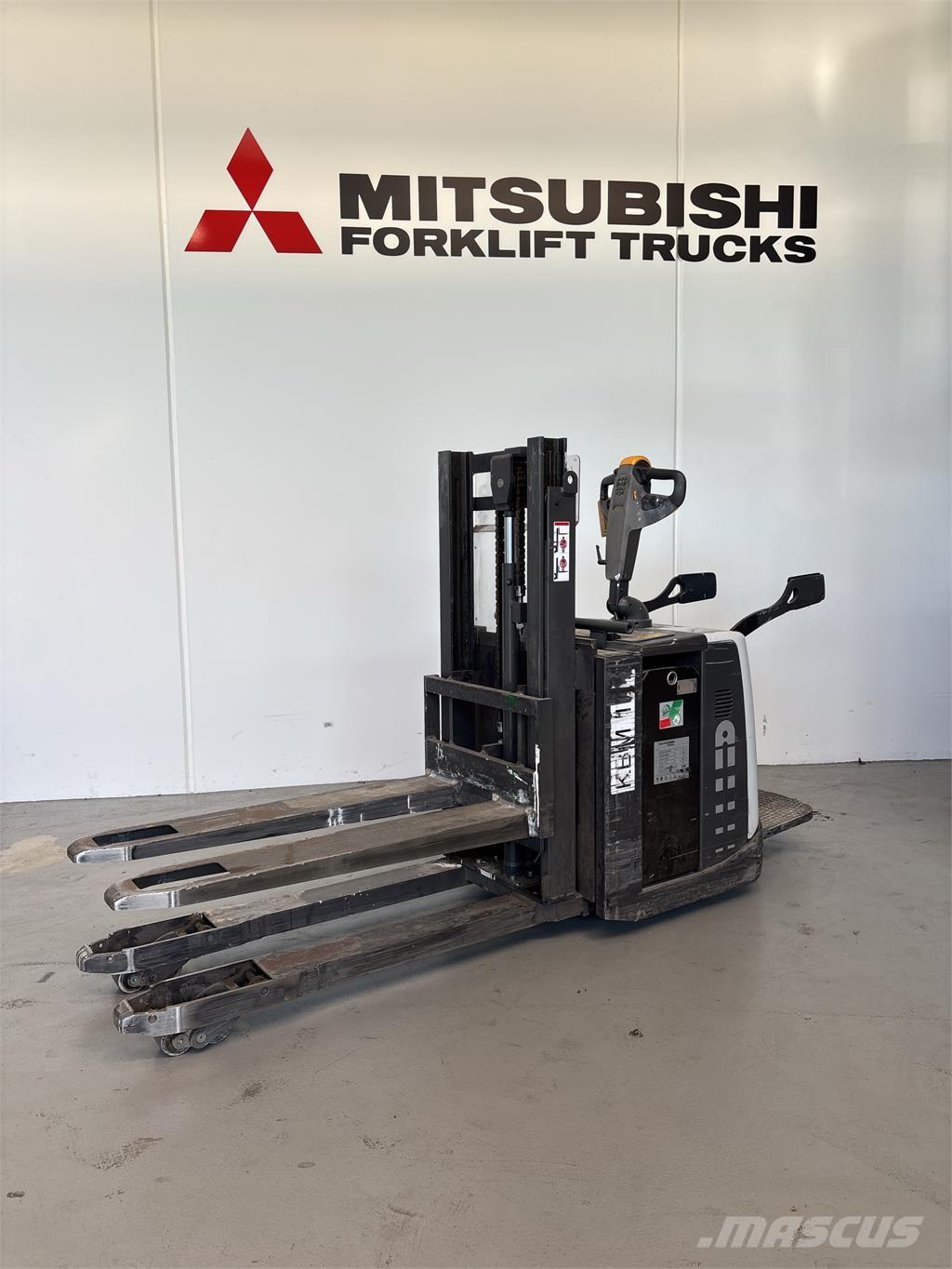 UniCarriers PDP200 Самоходные электроштабелёры