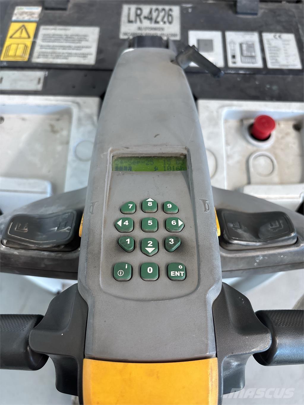 UniCarriers PDP200 Самоходные электроштабелёры