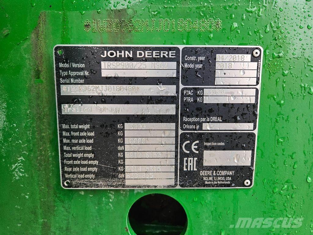 John Deere M692i Прицепные опрыскиватели