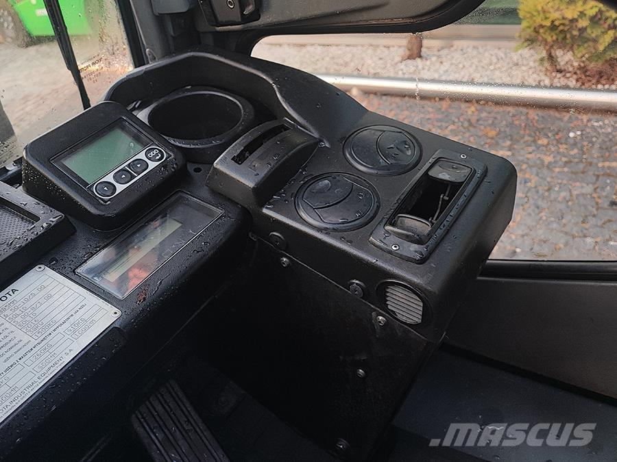 Toyota 02-8FGF15 Газовые погрузчики