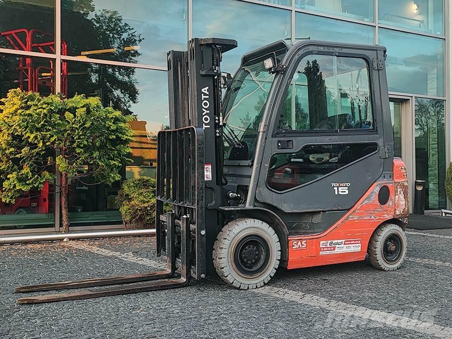 Toyota 02-8FGF15 Газовые погрузчики