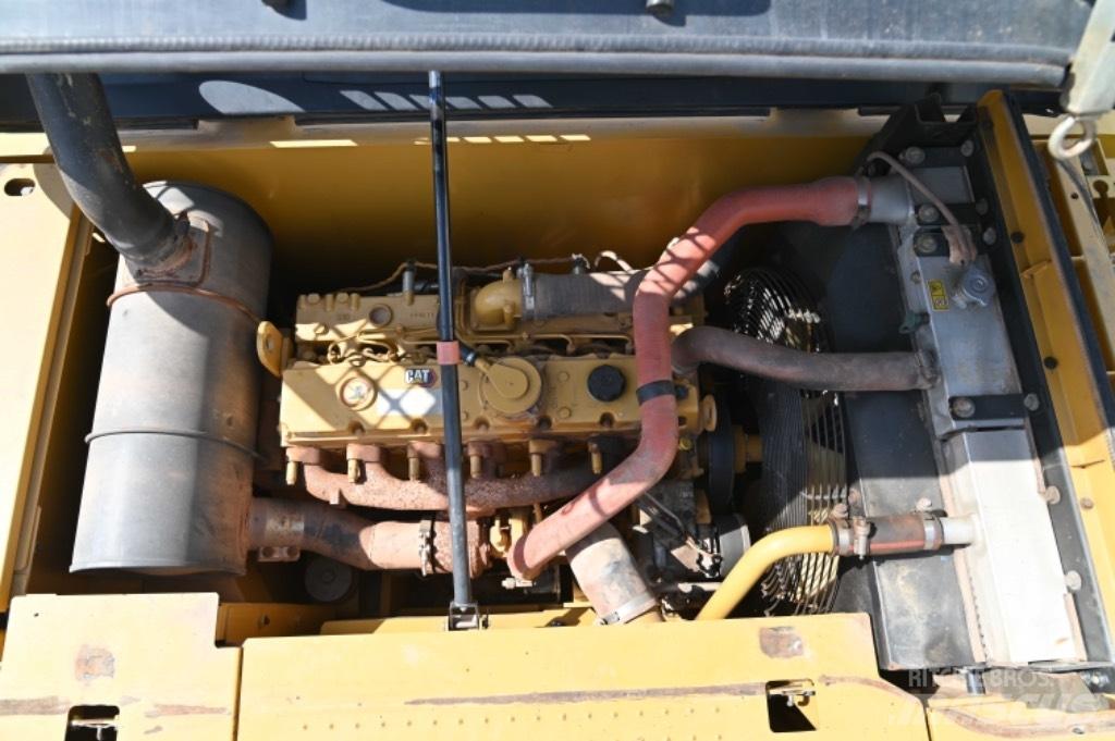 CAT 323D3 Колёсные экскаваторы