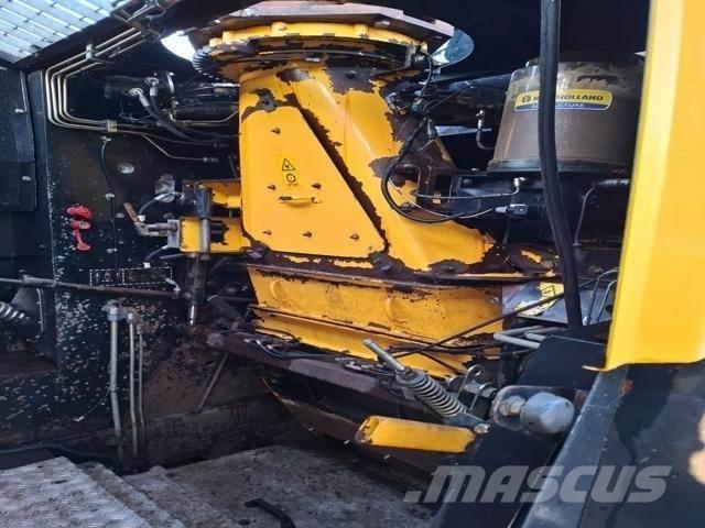 New Holland FR700 Самоходные кормоуборочные комбайны