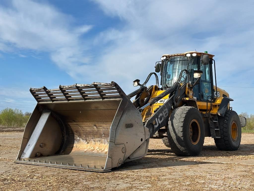 JCB 437 HT Фронтальные погрузчики