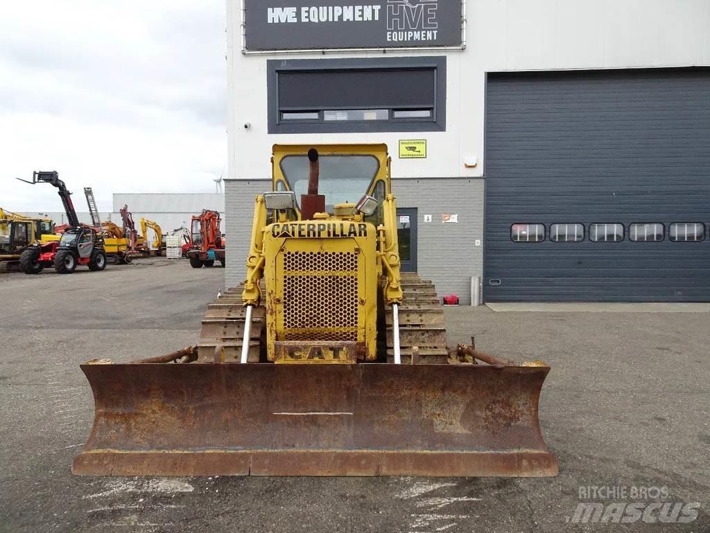 CAT D4D Гусеничные бульдозеры