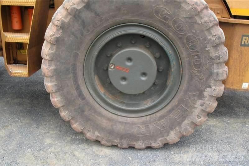 CAT CS76XT Комбинированные катки
