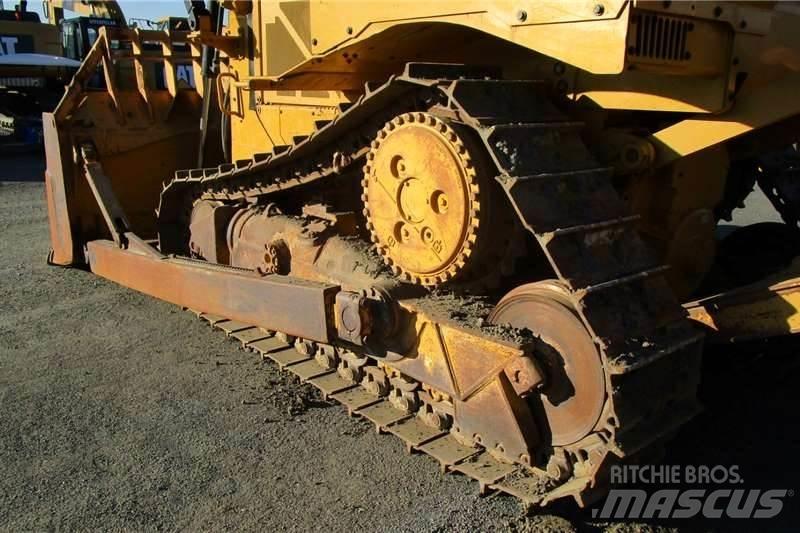 CAT D6R2 Гусеничные бульдозеры