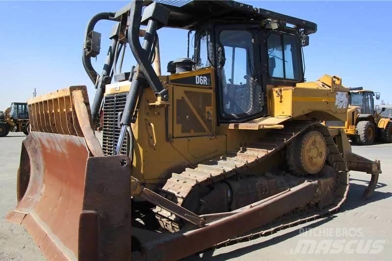 CAT D6R2 Гусеничные бульдозеры