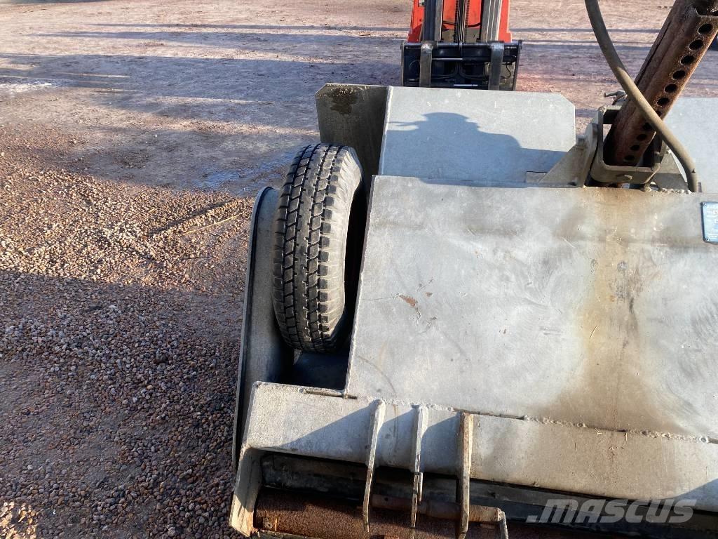 Fjärås 600/1350 Пескоразбрасывателы