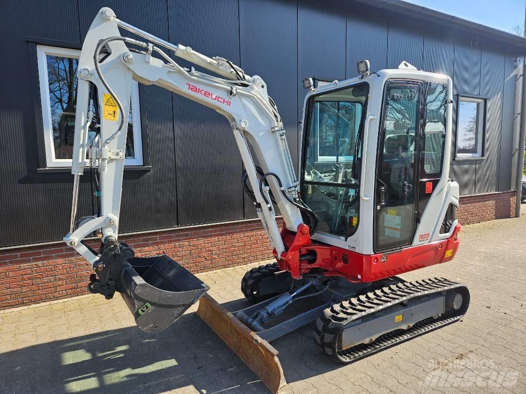 Takeuchi TB 225 Мини-экскаваторы