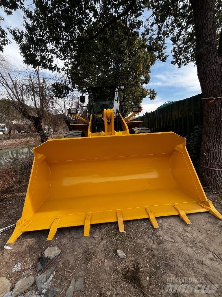 Komatsu WA 380-3 Фронтальные погрузчики