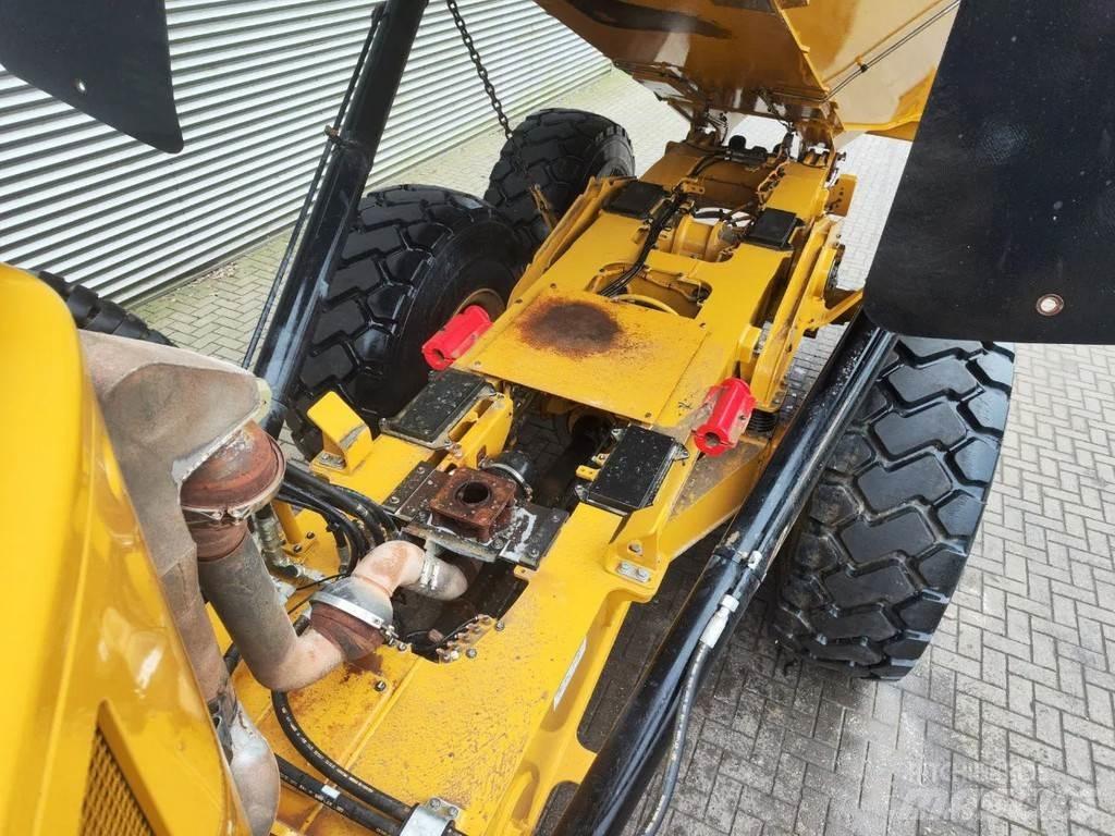 CAT 725 C2 6x6 Шарнирно-сочленённые самосвалы