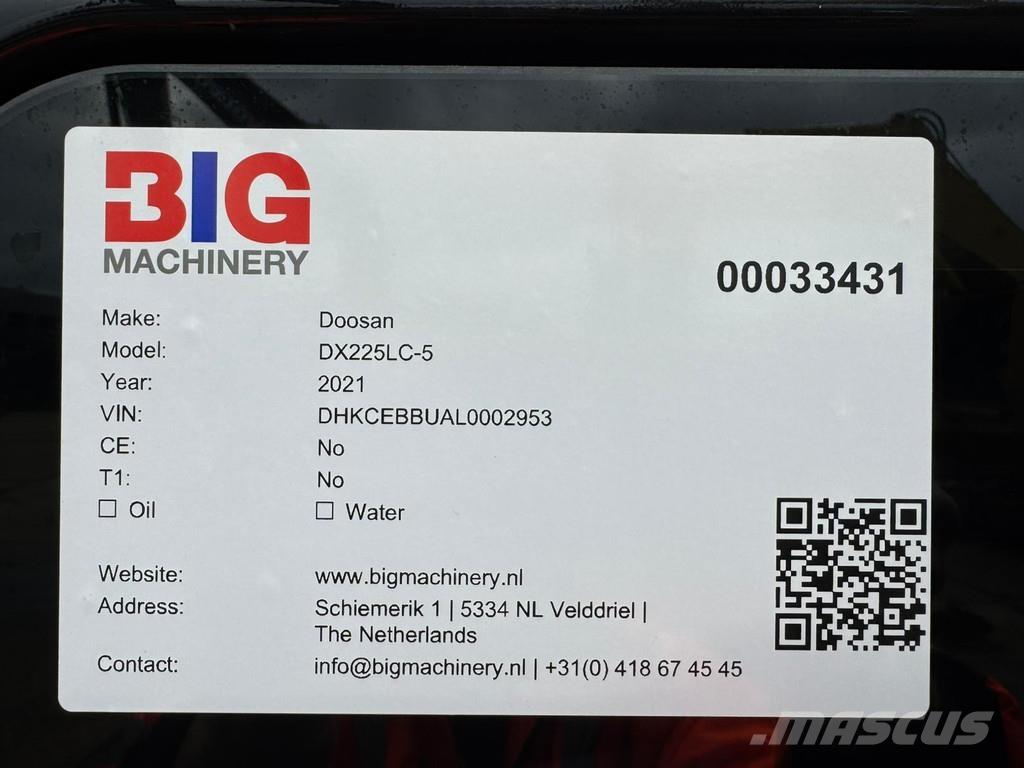 Doosan DX225LC-5 Гусеничные экскаваторы