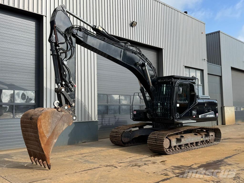 Doosan DX225LC-5 Гусеничные экскаваторы