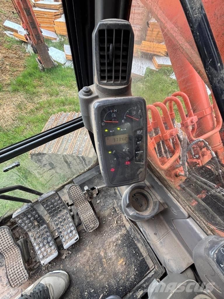 Hitachi Zaxis 180 LC Гусеничные экскаваторы
