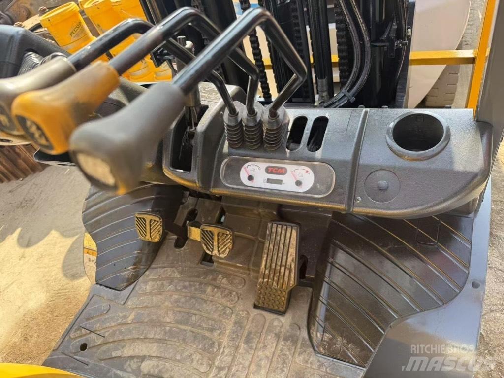 TCM FD 25 Дизельные погрузчики