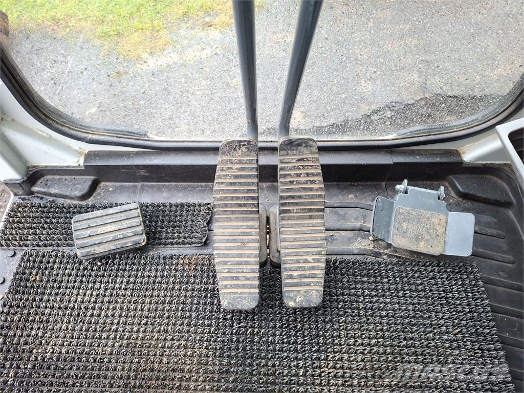 Takeuchi TB2150R Прочие фургоны