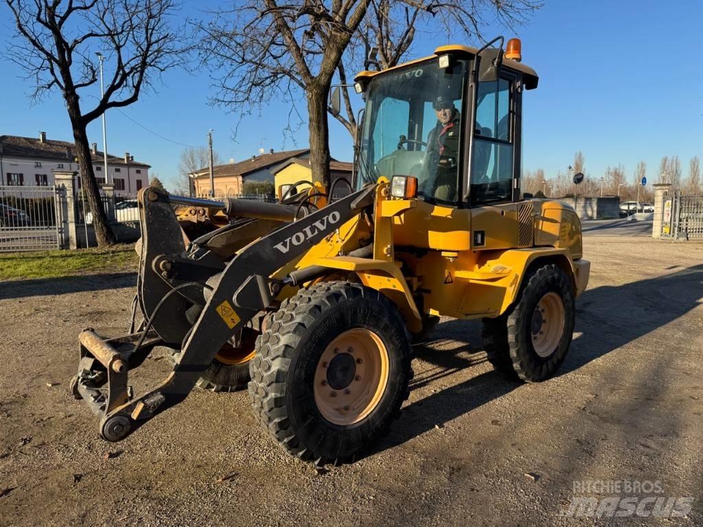 Volvo L 30 G Фронтальные погрузчики