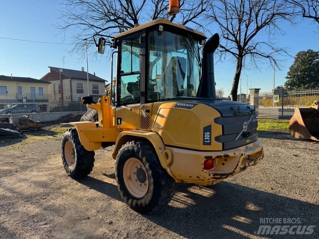 Volvo L 30 G Фронтальные погрузчики